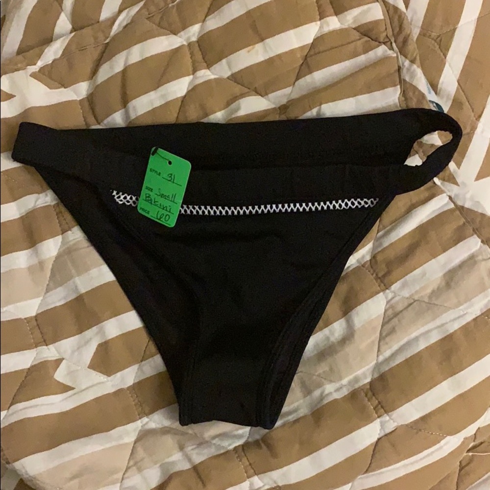 🆕 Skye & staghorn black mesh bikini bottoms - Picture 3 of 6